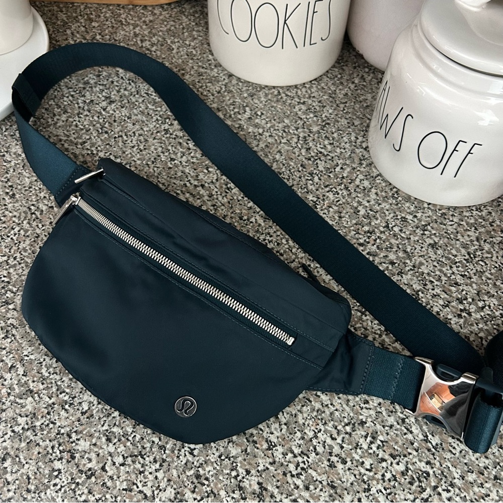 lululemon athletica Dark Teal crossbody Belt Bag